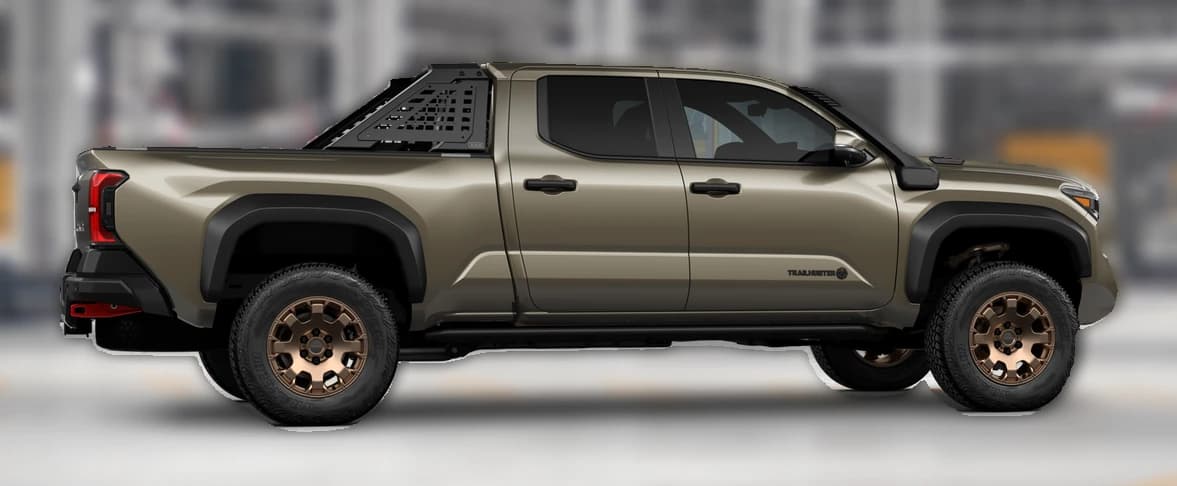 Toyota Tacoma 4WD Trailhunter Hybrid Double Cab 6' Bed AT (Natl) 2026 — side view