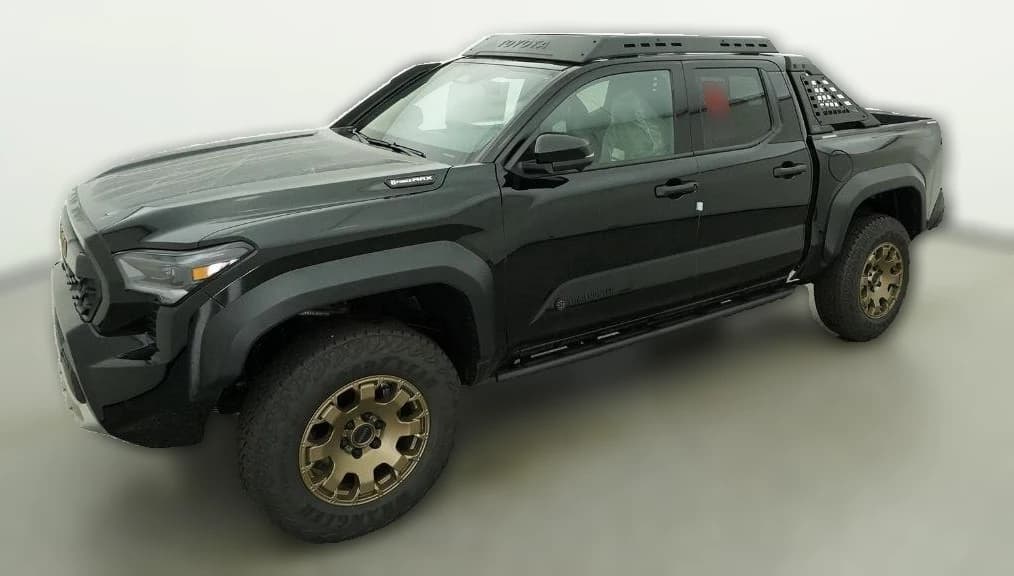 Toyota Tacoma 4WD Trailhunter Hybrid Double Cab 5' Bed AT (Natl) 2026 — side view