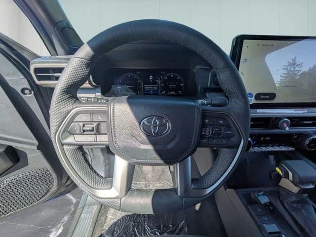 Toyota Tacoma 4WD Trailhunter Hybrid Double Cab 6' Bed AT (GS) 2026 — side view