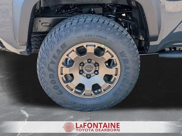 Toyota Tacoma 4WD Trailhunter Hybrid Double Cab 6' Bed AT (GS) 2026 — side view