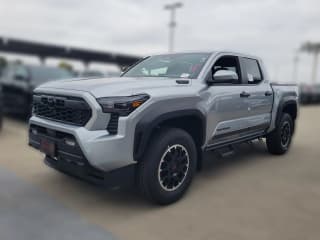 Toyota Tacoma 4WD TRD Off Road Hybrid Double Cab 5' Bed AT (Natl)