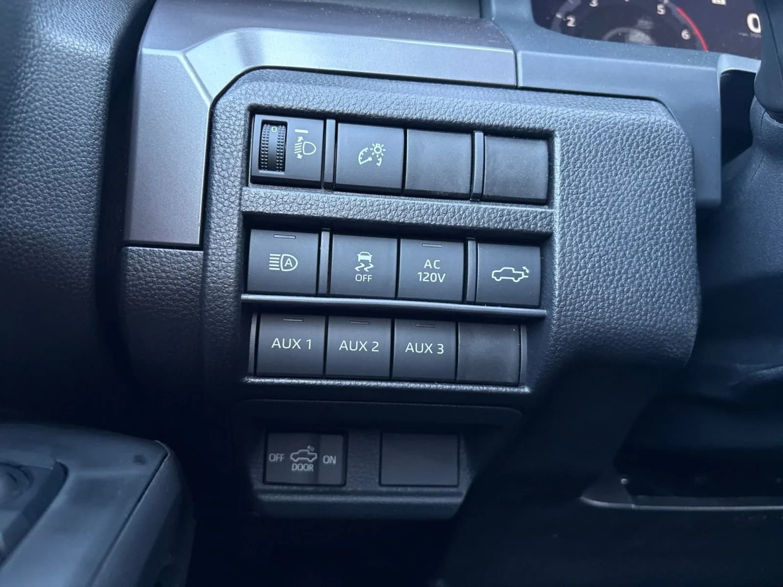 Toyota Tacoma 4WD TRD Off Road Double Cab 5' Bed MT (Natl) 2026 — side view