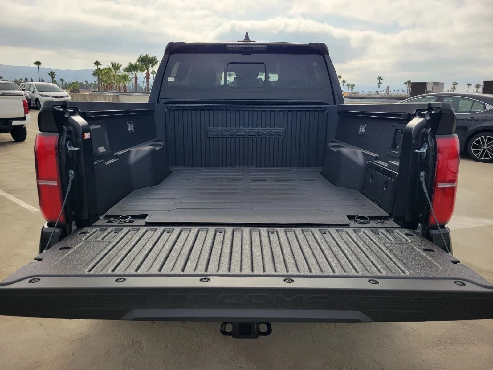 Toyota Tacoma 4WD TRD Sport Double Cab 5' Bed MT (Natl) 2026 — side view