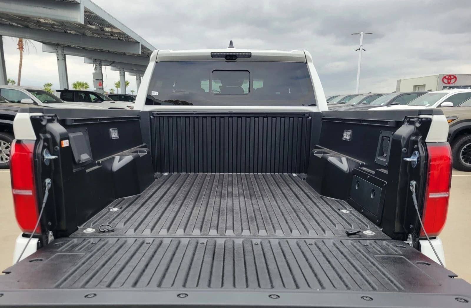 Toyota Tacoma 4WD TRD Sport Double Cab 5' Bed MT (Natl) 2026 — side view