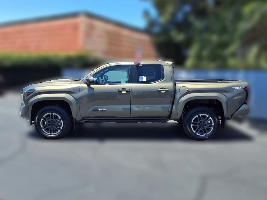 Toyota Tacoma 4WD TRD Sport Double Cab 5' Bed MT (Natl) 2026 — side view