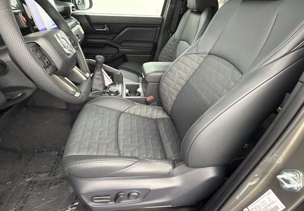 Toyota Tacoma 4WD TRD Sport Double Cab 5' Bed MT (Natl) 2026 — side view