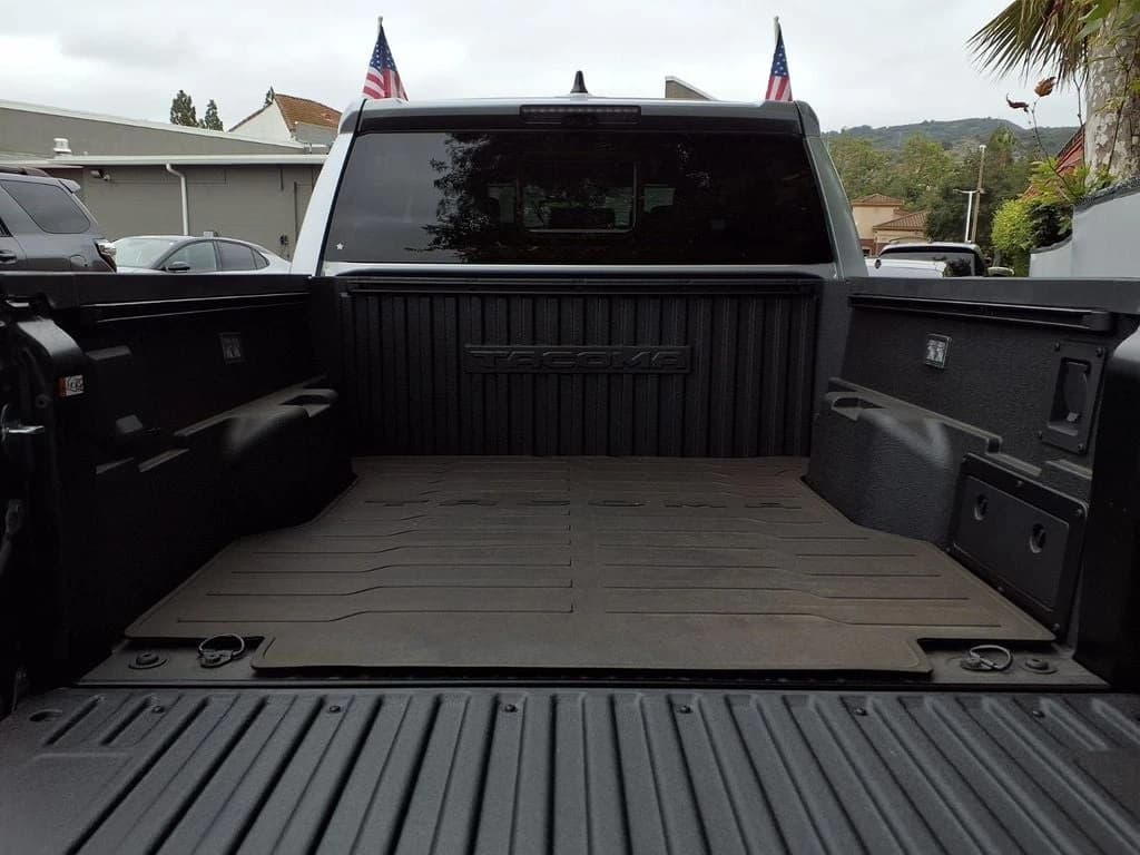 Toyota Tacoma 4WD TRD Off Road Double Cab 5' Bed MT (Natl) 2026 — side view