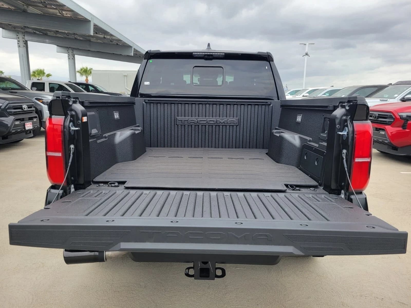 Toyota Tacoma 4WD TRD Sport Double Cab 5' Bed MT (Natl) 2026 — side view