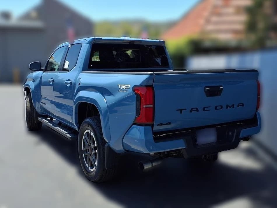 Toyota Tacoma 4WD TRD Sport Double Cab 5' Bed MT (Natl) 2026 — side view
