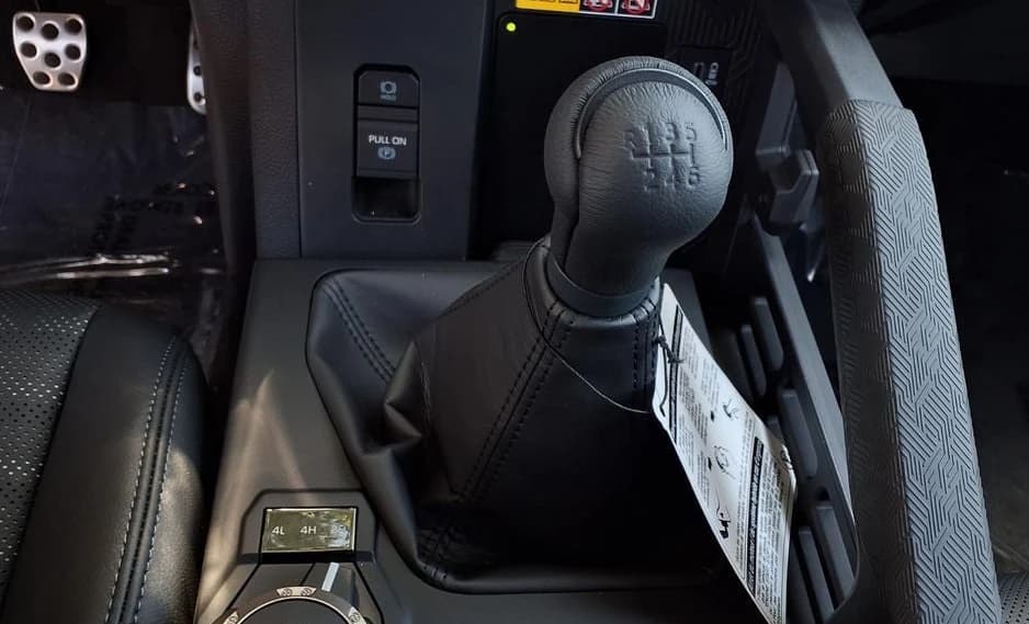 Toyota Tacoma 4WD TRD Sport Double Cab 5' Bed MT (Natl) 2026 — side view