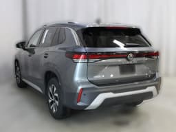 Volkswagen Tiguan S 4MOTION 2026 — side view