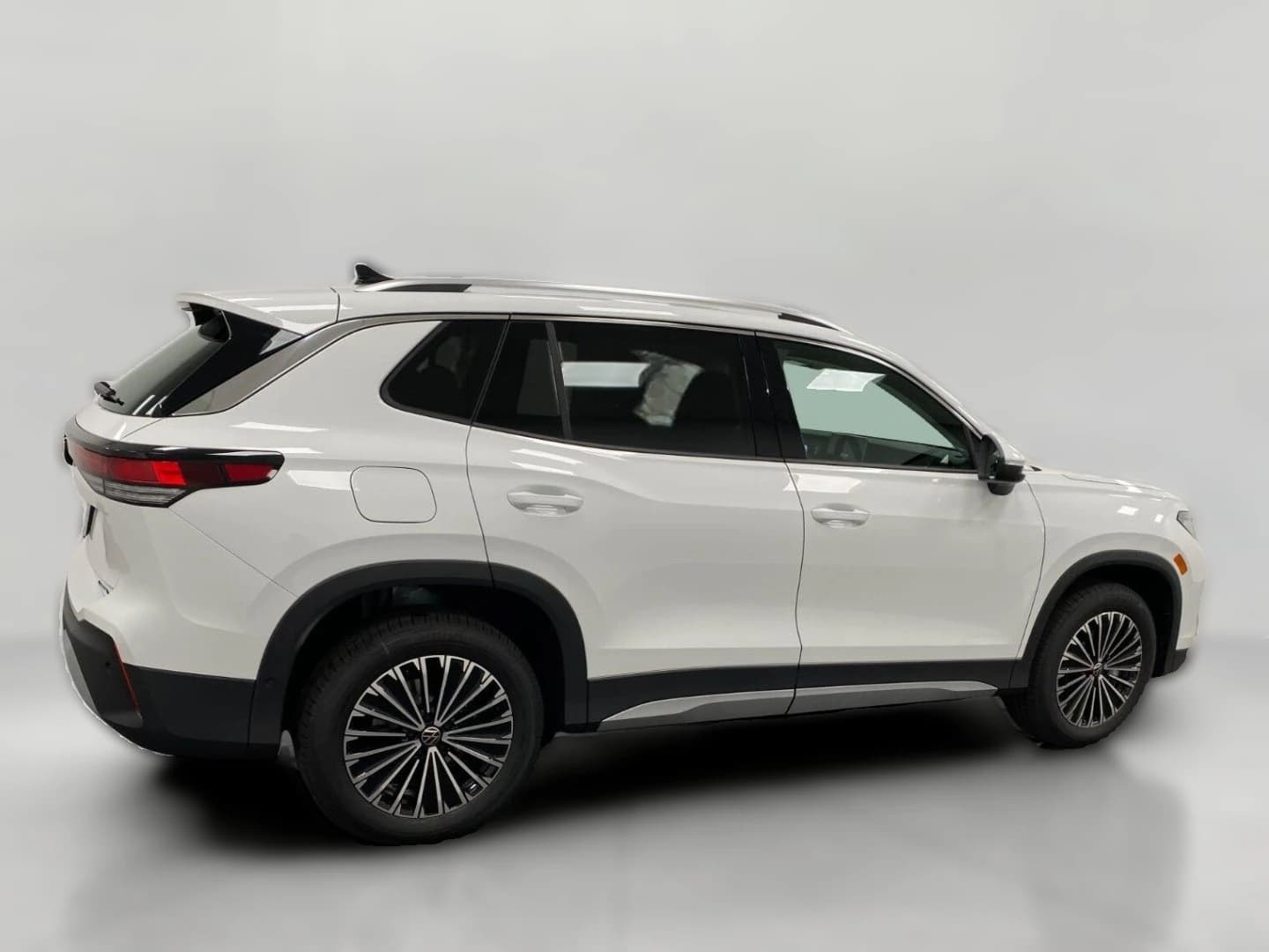 Volkswagen Tiguan S 4MOTION 2026 — side view