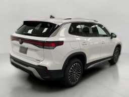 Volkswagen Tiguan S 4MOTION 2026 — side view