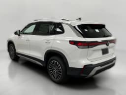 Volkswagen Tiguan S 4MOTION 2026 — side view