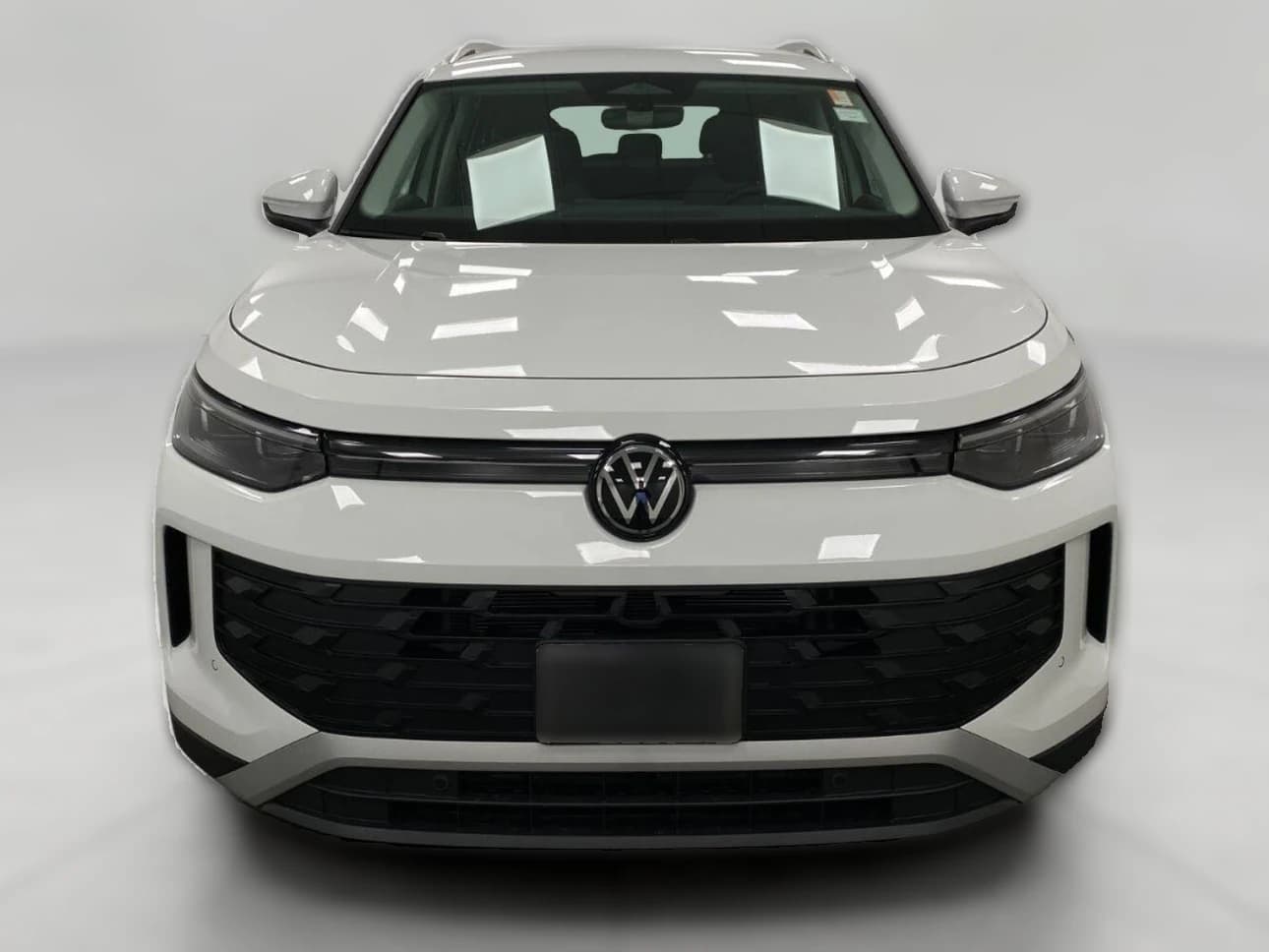 Volkswagen Tiguan S 4MOTION 2026 — side view