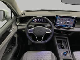 Volkswagen Tiguan S 4MOTION 2026 — side view