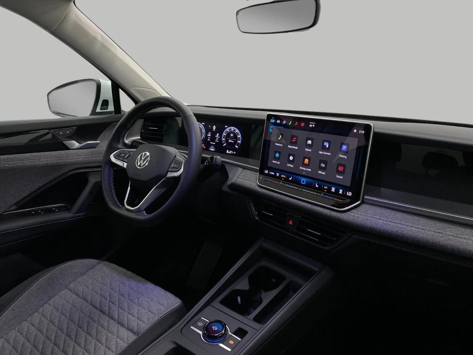 Volkswagen Tiguan S 4MOTION 2026 — side view