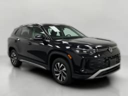 Volkswagen Tiguan S 4MOTION 2026 — side view