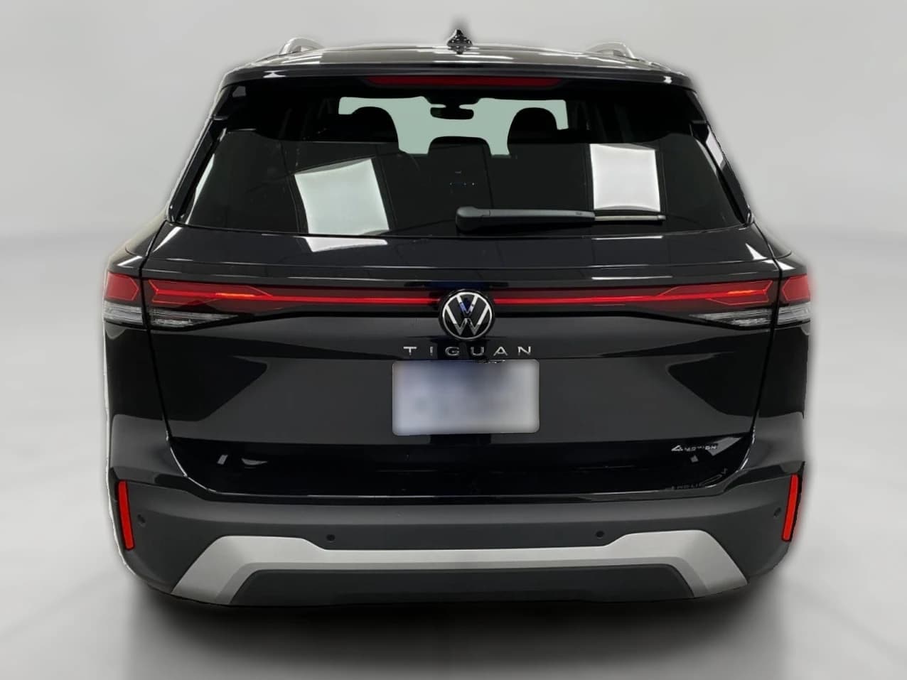 Volkswagen Tiguan S 4MOTION 2026 — side view