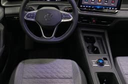 Volkswagen Tiguan S 4MOTION 2026 — side view