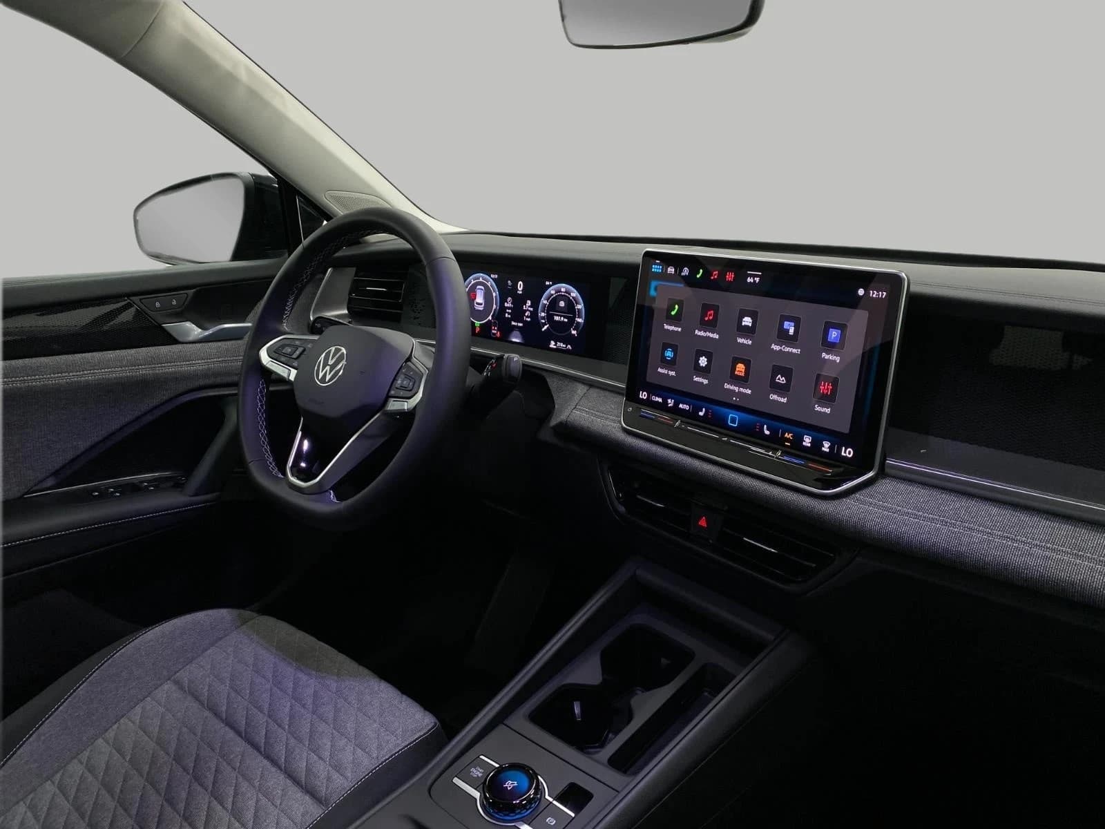 Volkswagen Tiguan S 4MOTION 2026 — side view