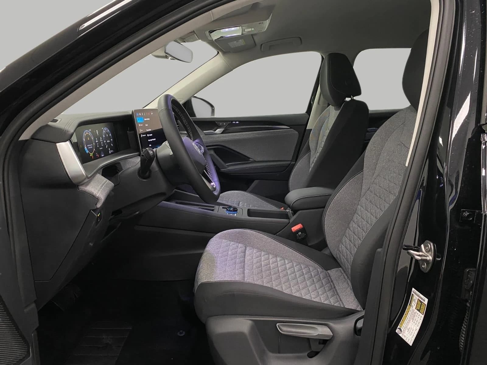 Volkswagen Tiguan S 4MOTION 2026 — side view