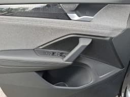 Volkswagen Tiguan S 4MOTION 2026 — side view