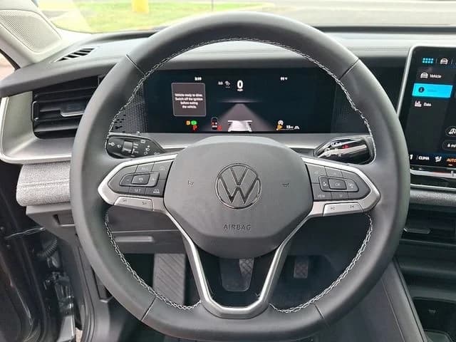 Volkswagen Tiguan S 4MOTION 2026 — side view