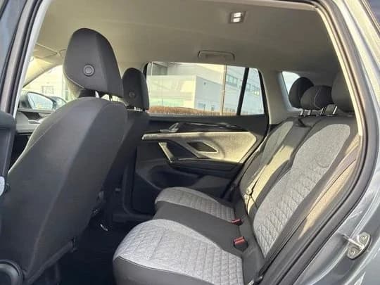 Volkswagen Tiguan S 2.0T 4MOTION 2026 — side view