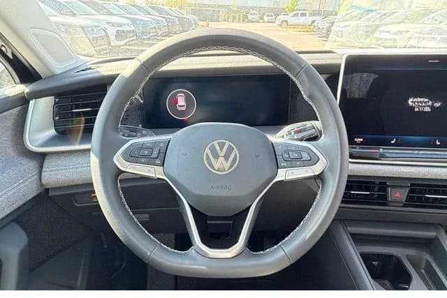 Volkswagen Tiguan S 2.0T 4MOTION 2026 — side view