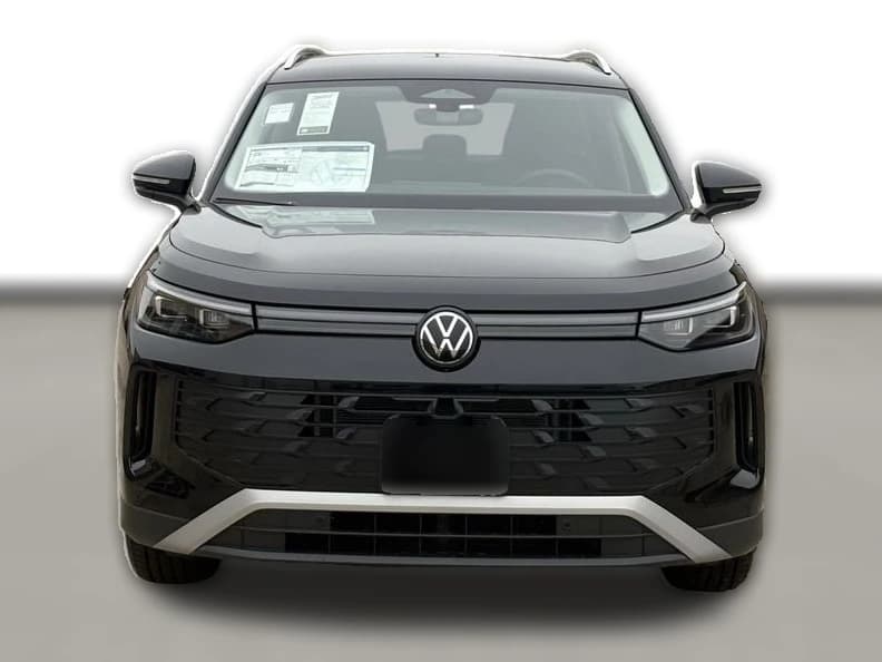 Volkswagen Tiguan S 2.0T FWD 2026 — side view