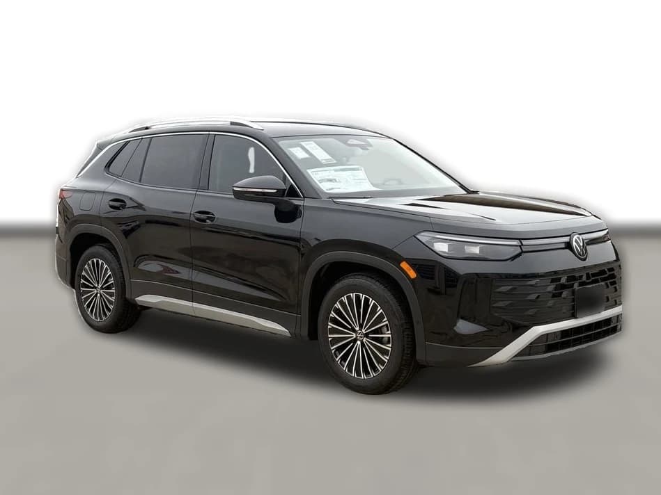 Volkswagen Tiguan S 2.0T FWD 2026 — side view