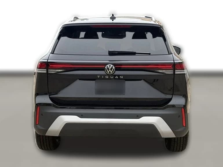 Volkswagen Tiguan S 2.0T FWD 2026 — side view