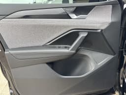 Volkswagen Tiguan S 2.0T FWD 2026 — side view