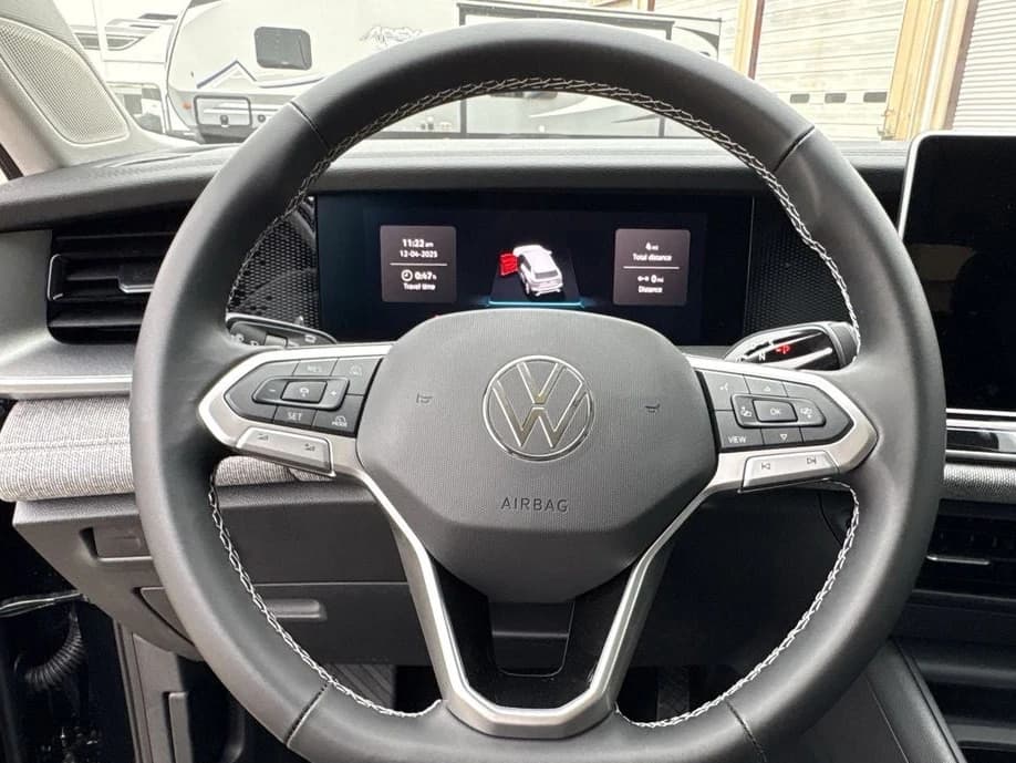 Volkswagen Tiguan S 2.0T FWD 2026 — side view
