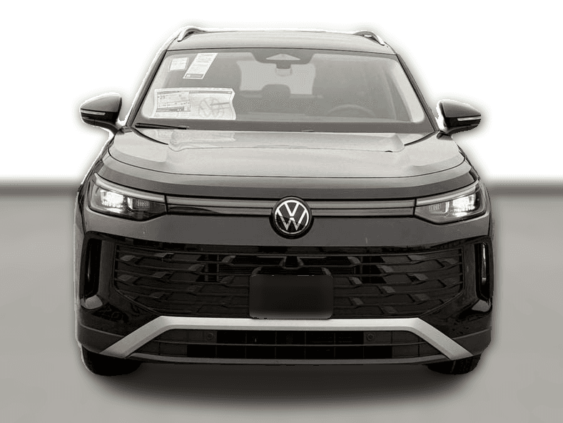 Volkswagen Tiguan S 2.0T FWD 2026 — side view