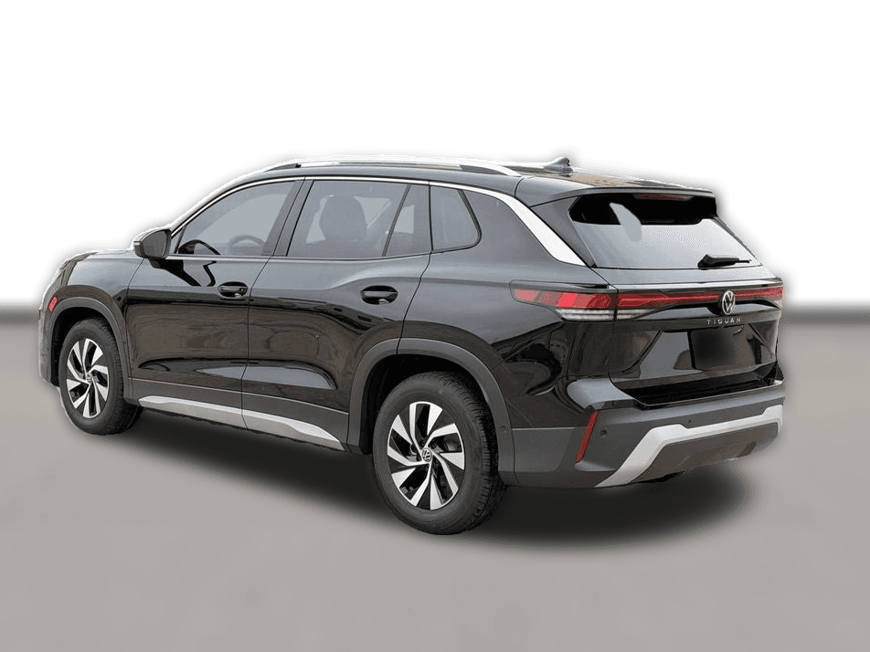 Volkswagen Tiguan S 2.0T FWD 2026 — side view