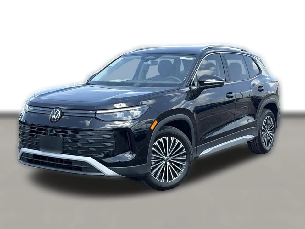 Volkswagen Tiguan S FWD 2026 — side view