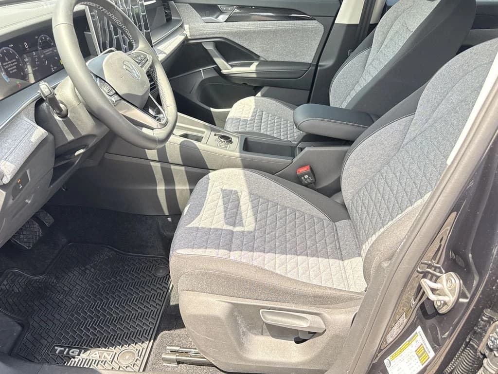 Volkswagen Tiguan S FWD 2026 — side view