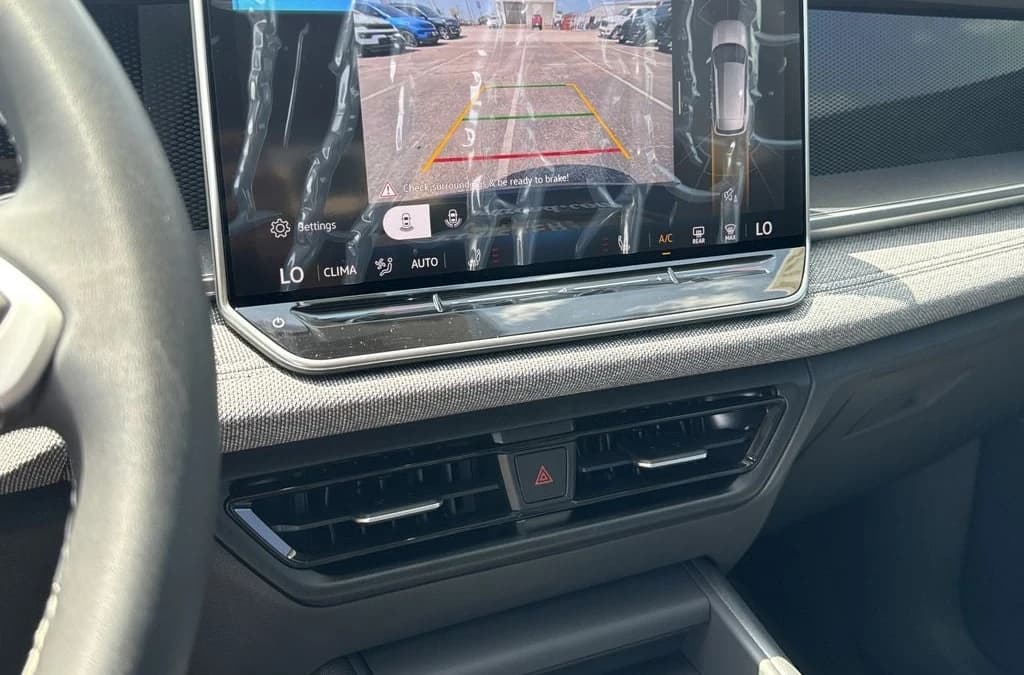 Volkswagen Tiguan S FWD 2026 — side view
