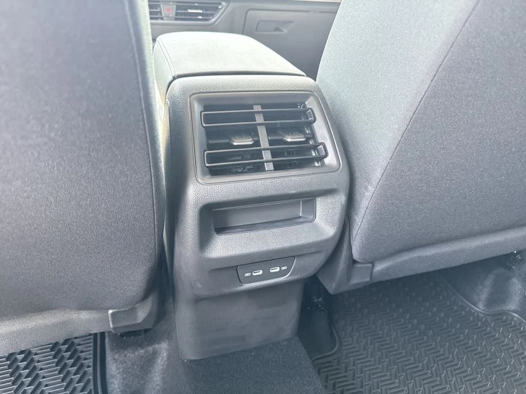 Volkswagen Tiguan S FWD 2026 — side view