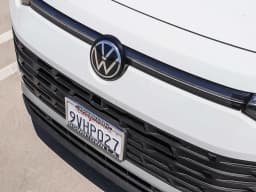 Volkswagen Tiguan S 2.0T FWD 2025 — side view
