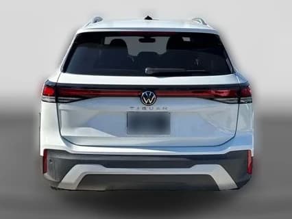 Volkswagen Tiguan S FWD 2026 — side view