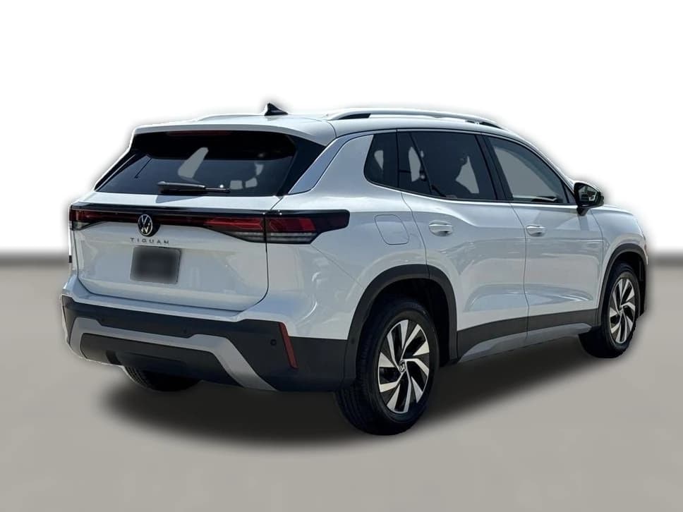 Volkswagen Tiguan S FWD 2026 — side view