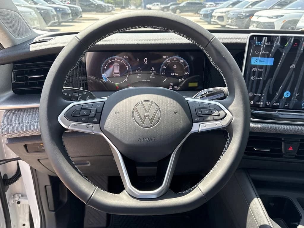 Volkswagen Tiguan S FWD 2026 — side view