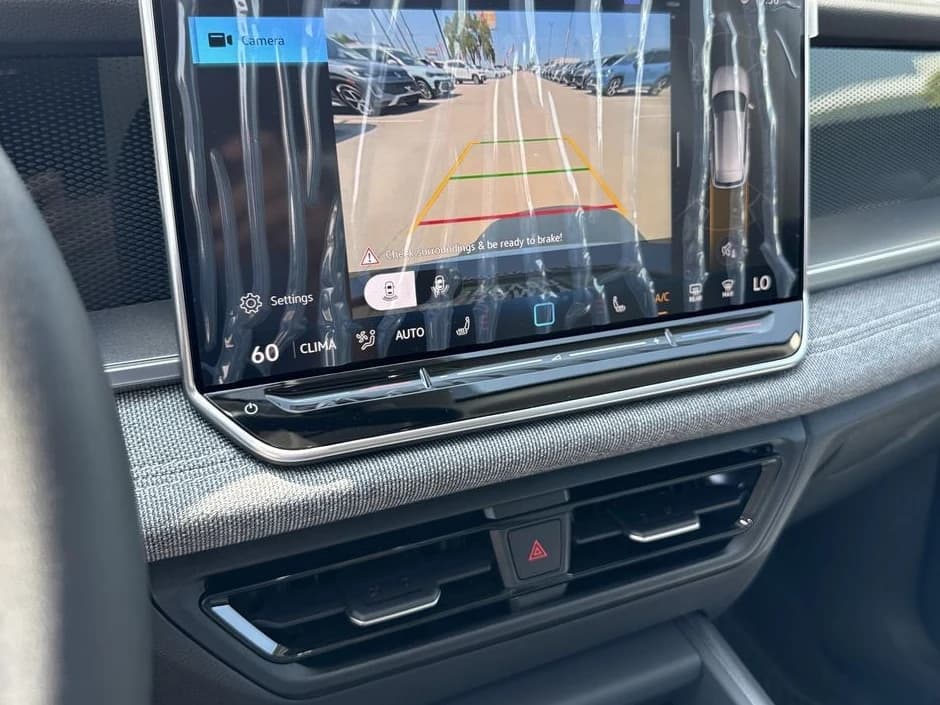 Volkswagen Tiguan S FWD 2026 — side view