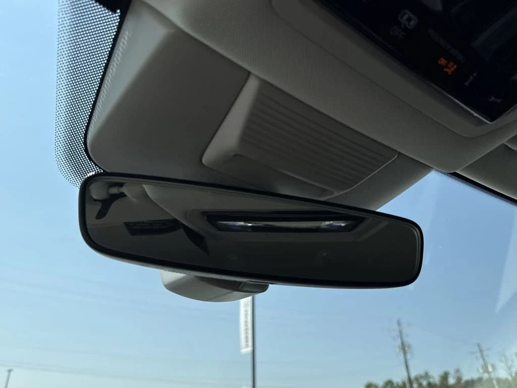Volkswagen Tiguan S FWD 2026 — side view