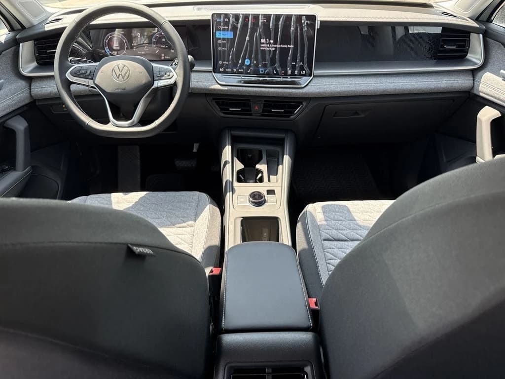 Volkswagen Tiguan S FWD 2026 — side view