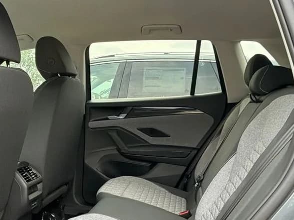 Volkswagen Tiguan S FWD 2026 — side view