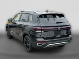 Volkswagen Taos SE FWD 2026 — side view